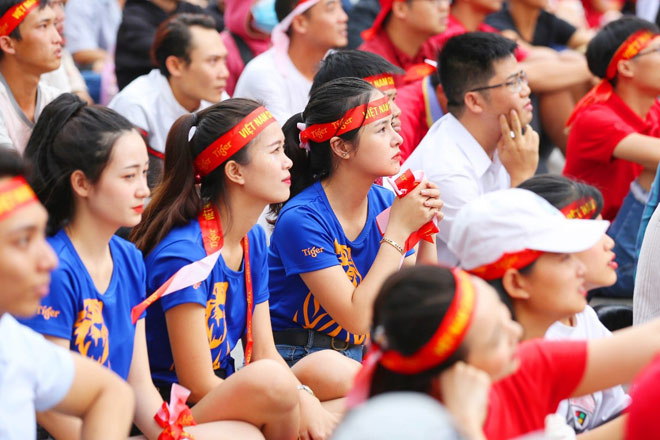 U22 Việt Nam tiễn U22 Thái Lan về nước: Quá nhiều cung bậc cảm xúc! - 3