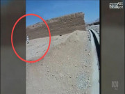 Thế giới - Video: Từ từ tiến đến chỗ người ngoại quốc, sát thủ nhí Afghanistan kích nổ bom tự sát