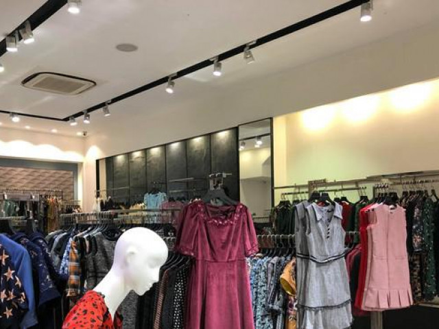 Thị trường - Tiêu dùng - Loạt cửa hàng đóng sau vụ lùm xùm cắt mác, SEVEN.AM "tái xuất" có gì thay đổi?