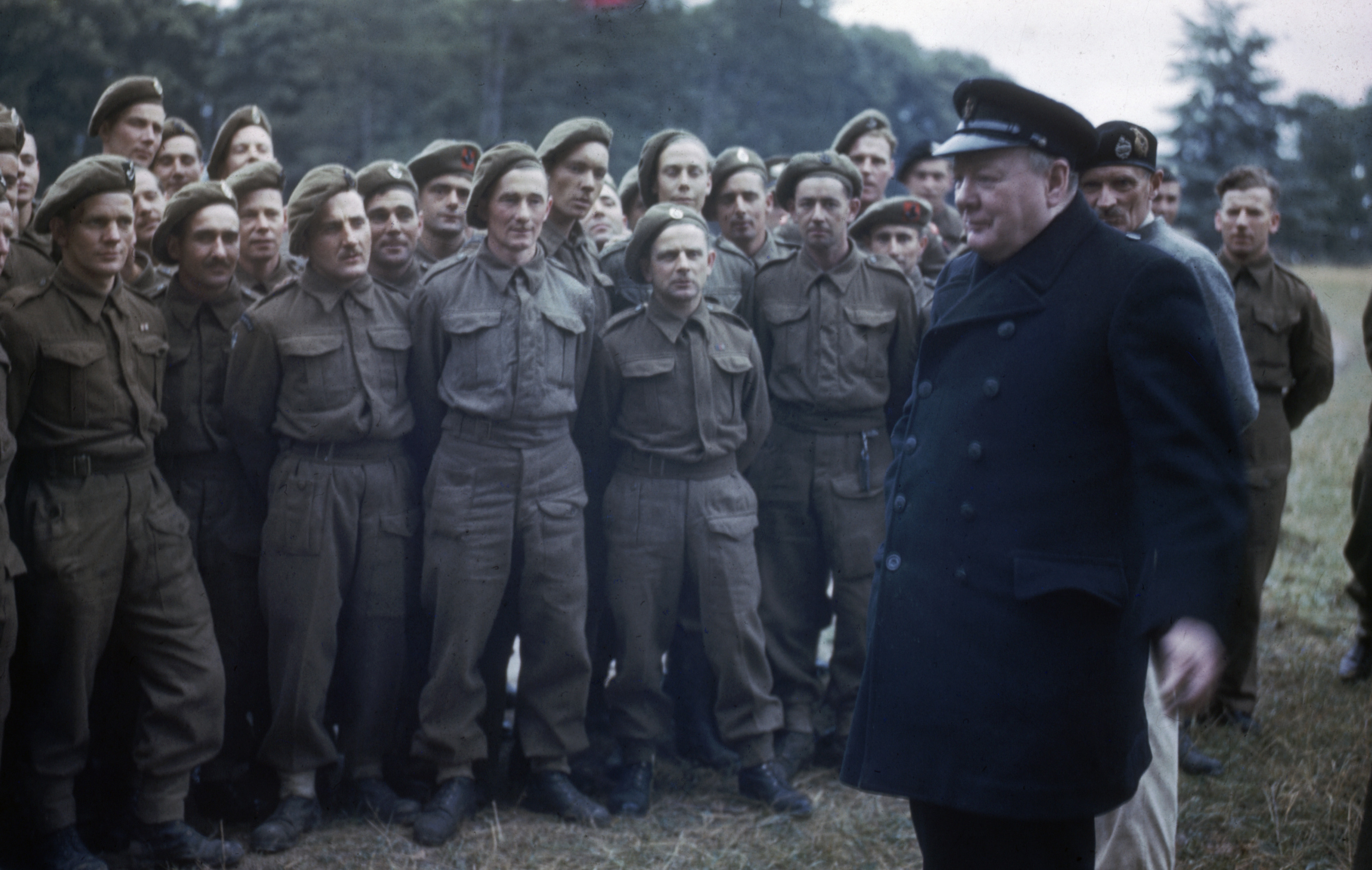 Trước một Hitler cực mạnh, Churchill trở thành vị cứu tinh của cả châu Âu như thế nào? - 5
