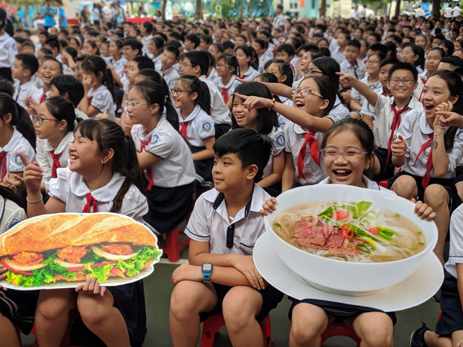 Cần nhiều hơn sự tham gia, định hướng của gia đình và nhà trường trong thói quen tìm hiểu văn hóa địa phương của thế hệ trẻ