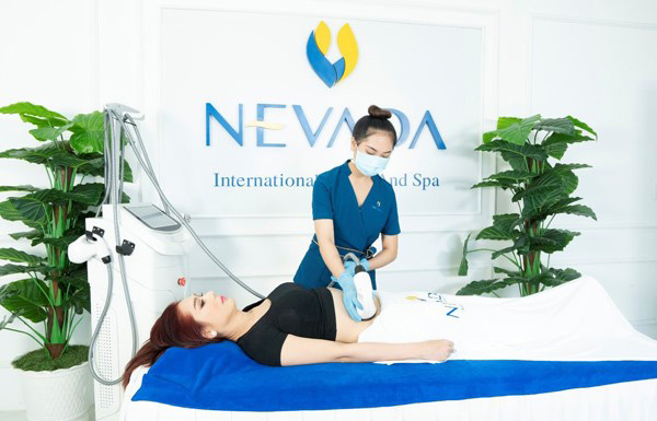 Ca sĩ Lâm Khánh Chi sử dụng dịch vụ tại Nevada