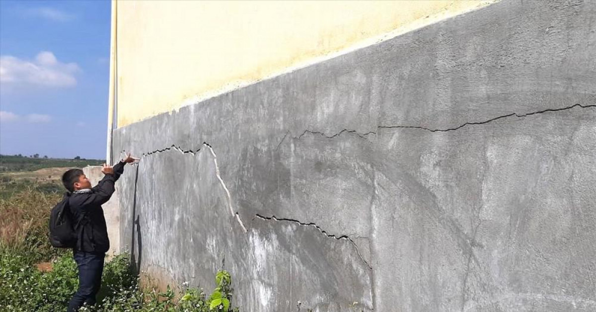 Giáo dục - du học - Trường hơn 13 tỷ đồng vừa hết bảo hành đã nứt toác