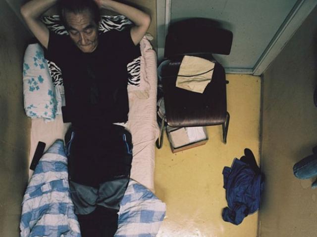 Kinh doanh - Nhà trọ 5m2 giá thuê 8 triệu/tháng và cảnh sống chật chội như muốn "ngộp thở"