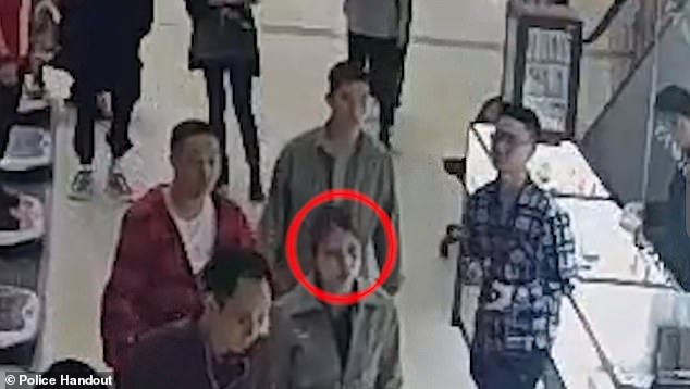 Lao Rongzhi bị bắt giữ tại nơi làm việc