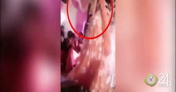 Video: Ngừng nhảy giữa đám cưới, nữ vũ công sexy bị bắn trúng mặt