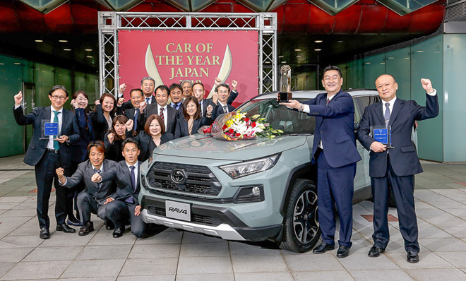 Toyota RAV4 giành giải "Xe của năm" tại quê nhà Nhật Bản - 3