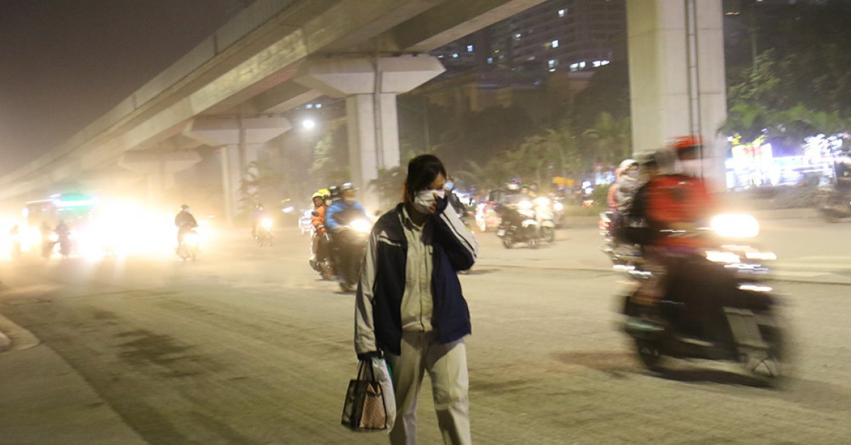 Một người đi đường nói: "Em đi làm về qua đây như một cực hình"