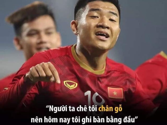 Công nghệ thông tin - Dân mạng chế ảnh cực thuyết phục về Hà Đức Chinh: Bị chê "chân gỗ" nên dùng đầu