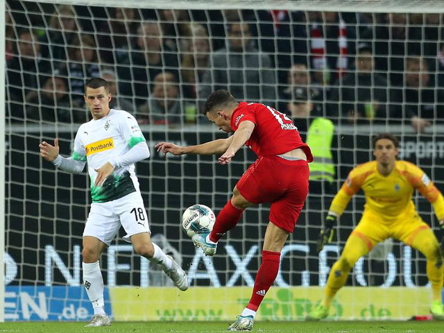 Bóng đá - Video highlight trận Gladbach - Bayern Munich: Siêu phẩm mở màn, bất ngờ phút bù giờ