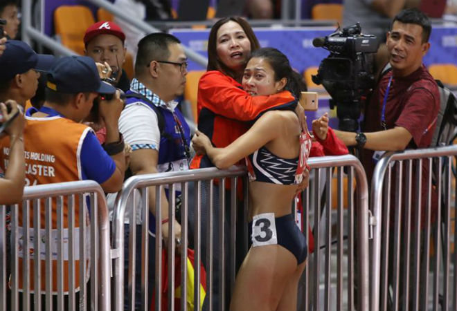 SEA Games 30, đoàn Việt Nam 8/12: Bùng nổ cơn mưa 20 HCV, khâm phục bóng đá nữ - 16