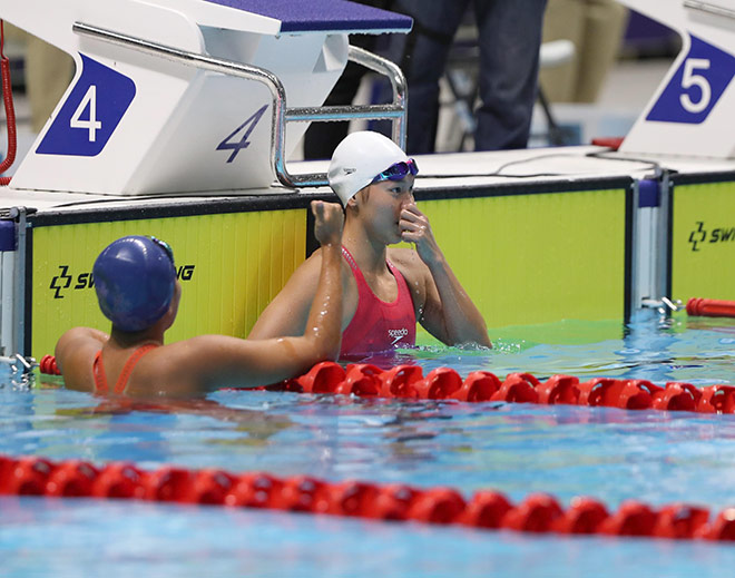 Kình ngư Ánh Viên bật khóc khi được hỏi về tương lai sau HCV thứ 6 SEA Games 30 - 8
