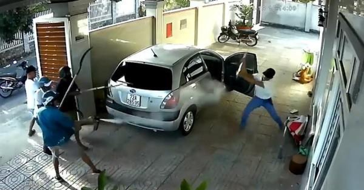 Pháp luật - Một mình cầm rựa chống trả nhóm thanh niên tấn công