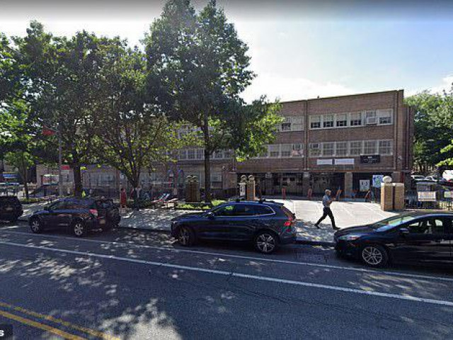 Giáo dục - du học - Nói ông già Noel không có thật, nữ giáo viên hứng chỉ trích, bị đuổi việc ngay lập tức