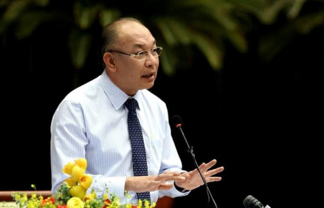 Trung tướng Lê Đông Phong trả lời chất vấn. Ảnh: Hoàng Giang