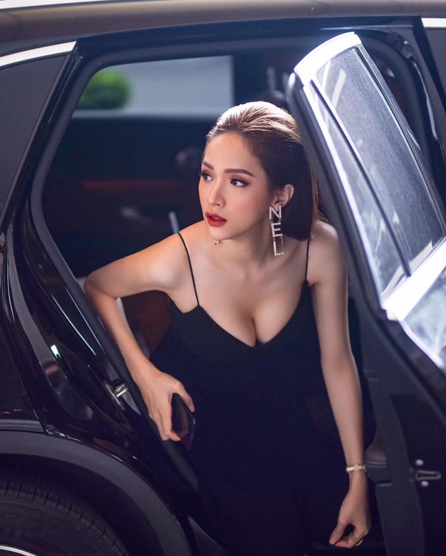 Ngoài căn hộ cao cấp ở Quận 2, Hương Giang còn sở hữu nhiều xế hộp tiền tỷ.