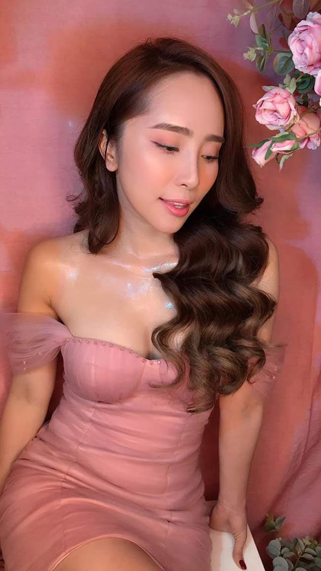 Hoặc từng phải sử dụng các áo độn để &#34;ăn gian&#34; khi mặc váy trễ cổ, hở vòng 1.