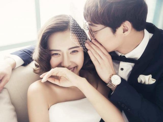 Bạn trẻ - Cuộc sống - Con trai muốn cưới cô gái hơn 8 tuổi, bố tôi đứng hình, còn mẹ chỉ biết khóc