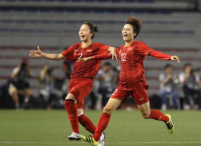 Tiền vệ Phạm Hải Yến (số 12) ghi bàn thắng duy nhất giúp ĐT nữ Việt Nam đánh bại ĐT nữ Thái Lan tại chung kết bóng đá nữ SEA Games 30.