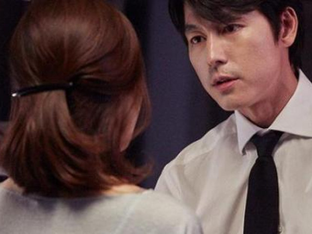 Bạn trẻ - Cuộc sống - Bất đắc dĩ phải ở chung phòng với sếp nữ, tôi đã làm điều khiến cả đời phải hối hận