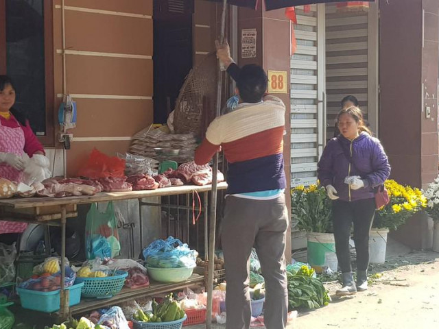 Thị trường - Tiêu dùng - Vật vã ứng phó với "bão" giá lợn