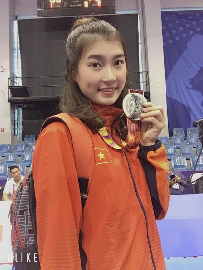 Nguyễn Thị Cúc đã giành được huy chương bạc Sea Games 30 Arnis (võ gậy) nội dung gậy mềm hạng cân trên 60kg cho nữ.