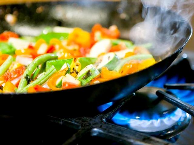 Ẩm thực - Không phải cứ nấu chín thức ăn là tốt cho sức khỏe