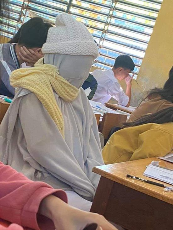 Phì cười trước loạt ảnh minh chứng tinh thần vượt khó "không phải dạng vừa" của học sinh mùa rét - 1