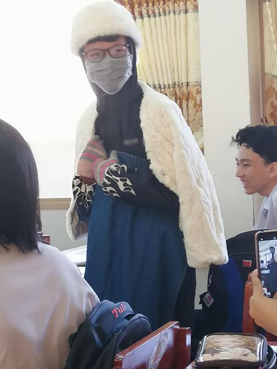 Phì cười trước loạt ảnh minh chứng tinh thần vượt khó "không phải dạng vừa" của học sinh mùa rét - 2