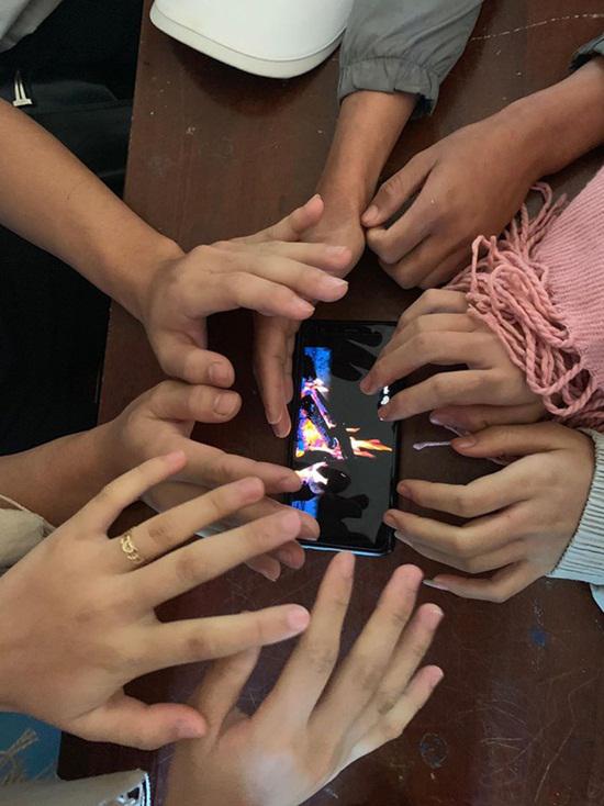 Phì cười trước loạt ảnh minh chứng tinh thần vượt khó "không phải dạng vừa" của học sinh mùa rét - 3