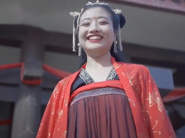 Video Clip Cười - Cười "tuột váy" trong truyền thuyết là có thật