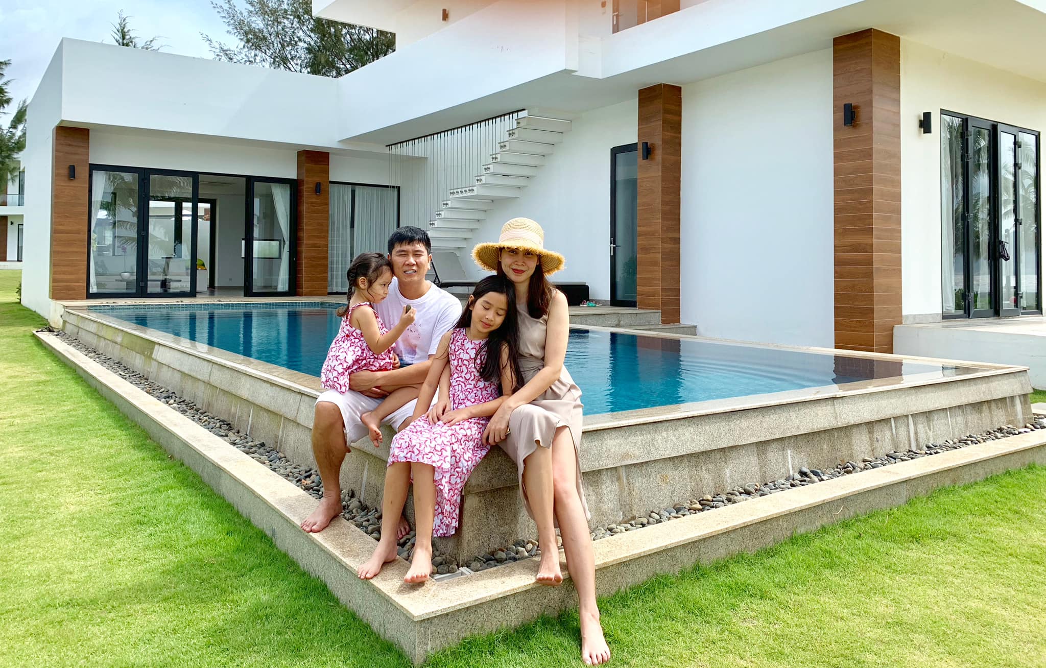 Công chúng tin rằng sau tất cả, gia đình nhỏ này vẫn giữ được tình cảm trọn vẹn.