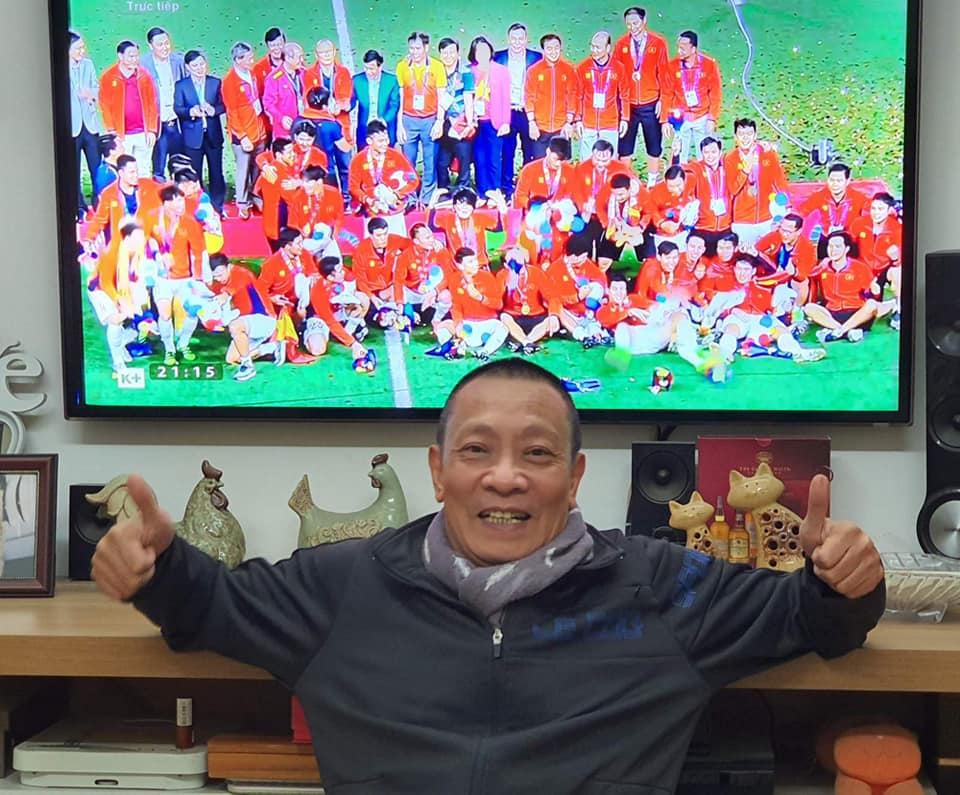 Dù dự đoán sai tỉ số nhưng Lại Văn Sâm vẫn vô cùng vui mừng khi U22 Việt Nam lên ngôi vô địch SEA Games 30.