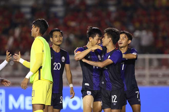 Dù không
thể giành HCĐ, U22 Campuchia cũng có giải đấu đáng nhớ. Lần đầu
tiên trong lịch sử, nền bóng đá đất nước này góp mặt tại bán kết
SEA Games