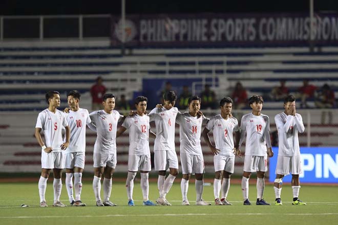 Sau 90 phút chính
thức, hai đội hòa 2-2 và phải phân định thắng thua trên chấm luân
lưu