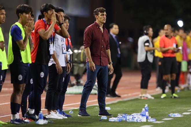 HLV
Felix Dalmas gây ấn tượng mạnh trong dịp thay thế huyền thoại bóng
đá Nhật Bản - Keisuke Honda dẫn dắt U22 Campuchia