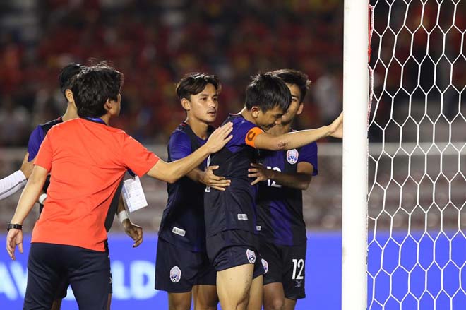 SAO gốc Việt khóc nức nở: "Sút bay" huy chương đồng của U22 Campuchia - 8