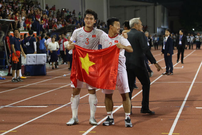 U22 Việt Nam tưng bừng ăn mừng HCV SEA Games: Thầy trò Park Hang Seo vinh danh lịch sử - 6