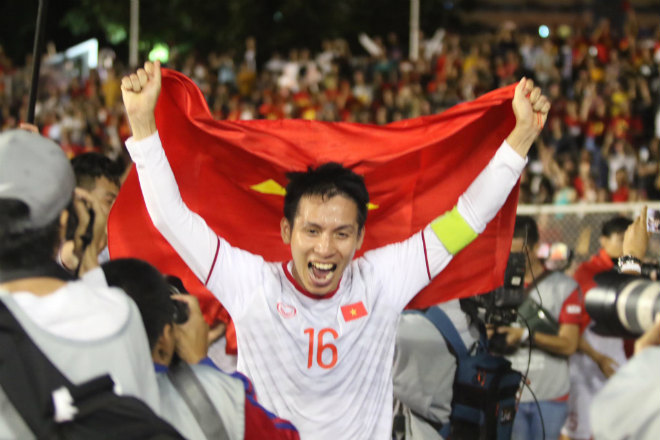 U22 Việt Nam tưng bừng ăn mừng HCV SEA Games: Thầy trò Park Hang Seo vinh danh lịch sử - 3