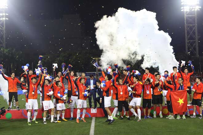 U22 Việt Nam tưng bừng ăn mừng HCV SEA Games: Thầy trò Park Hang Seo vinh danh lịch sử - 4