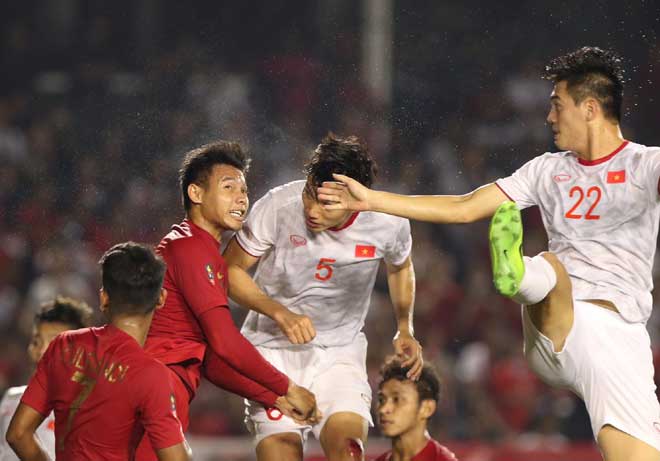 Văn Hậu ghi cú đúp vàng lập đại công chấm dứt cơn khát HCV SEA Games - 1