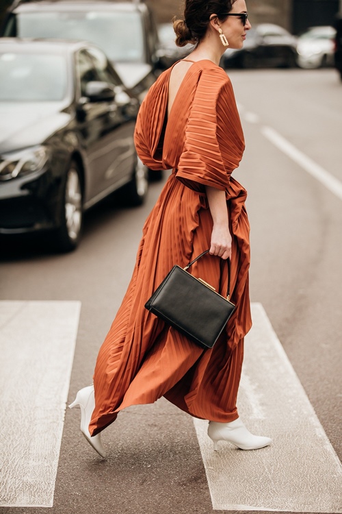 Tiếc đến mấy cũng đừng giữ 5 món này trong tủ - 8