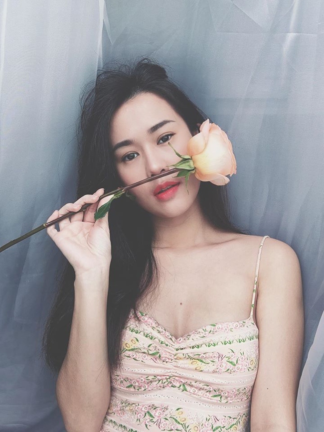Sự thẳng thắn của nữ diễn viên &#34;Yêu em bất chấp&#34; khiến nhiều người bất ngờ bởi đây là vấn đề nhạy cảm trong làng giải trí và tò mò hơn về cô nàng.