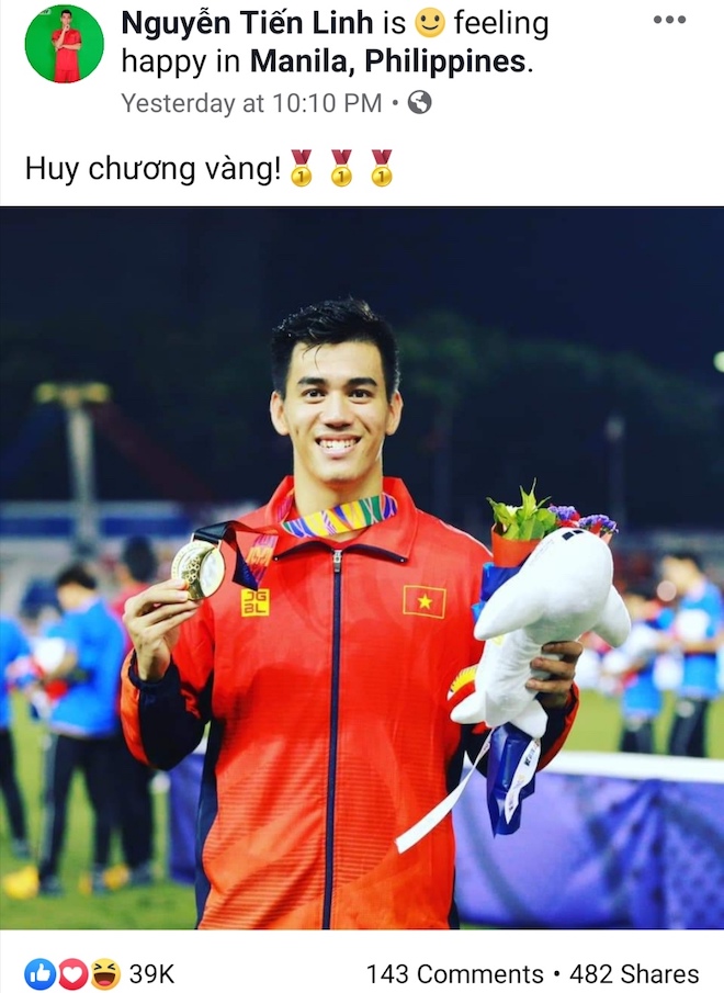 Lấy vàng SEA Games 30, 11 cầu thủ "hot" nhất U22 Việt Nam viết gì trên Facebook? - 1