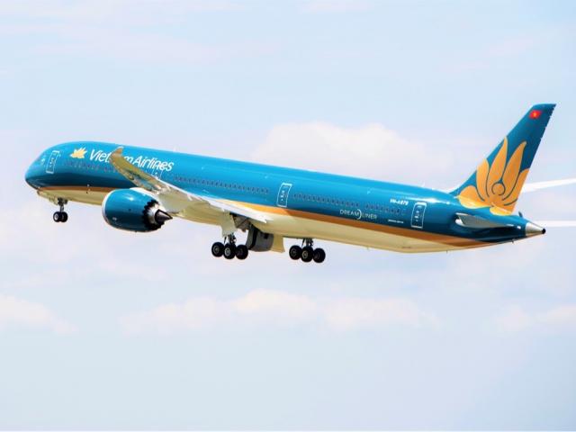 Tin tức trong ngày - Máy bay chở U22 và đoàn thể thao Việt Nam đáp xuống sân bay Nội Bài lúc mấy giờ?