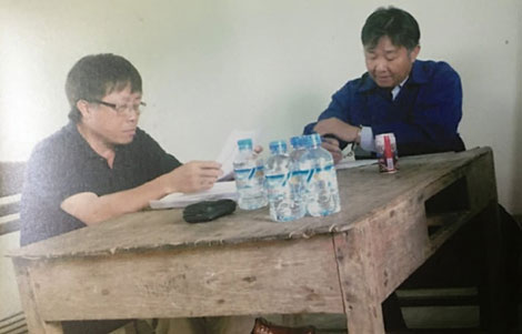 Thượng tá Nguyễn Trần Giang trong một lần hỏi cung đối tượng phạm tội về ma túy.