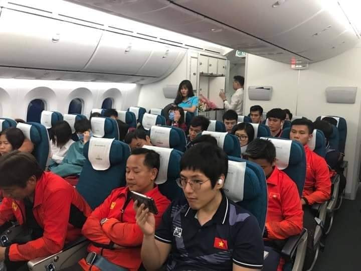Sau nhiều ngày thi đấu, cuối cùng các thành viên đội tuyển&nbsp;bóng đá nam, nữ Việt Nam đã có thể "xả hơi"
