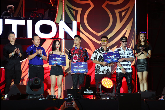 DJ Slowlie là thí sinh chiến thắng và sở hữu giải thưởng tổng giá trị hơn 100 triệu từ Yamaha.