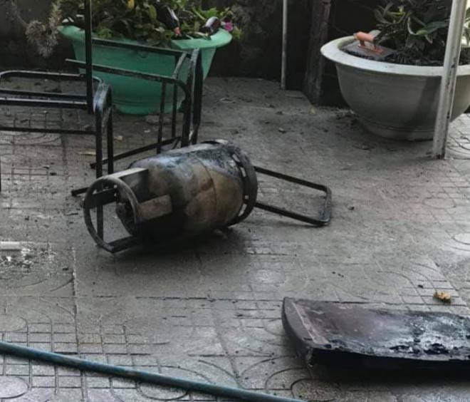 Bình ga cũng bị cháy, may mắn không phát nổ