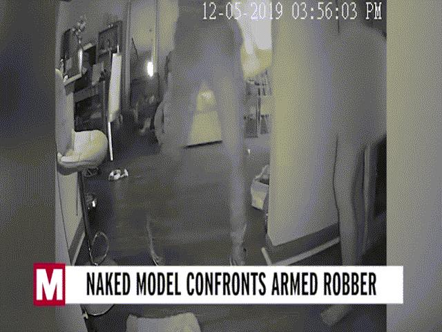 Video: Cô gái khỏa thân chạm trán kẻ cướp cầm súng vào giữa đêm